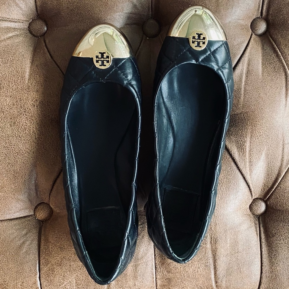 Preowned Tory Burch flats size 7M